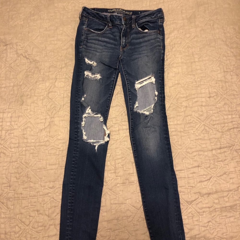 American Eagle dark wash Distressed Jeggings